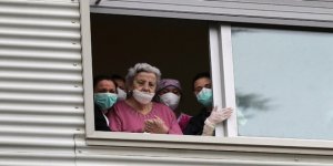 İspanya'da 1 Günde 950 Kişi Koronavirüsten Hayatını Kaybetti