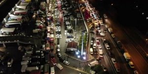 Bayrampaşa Sebze Halinde Gece Saatlerinde Pes Dedirten Kilometrelerce Kuyruk