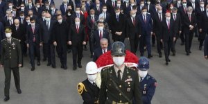 Eğitim Bir Sen Şube Başkanından Anıtkabir’e Giden Siyasiler Hakkında Suç Duyurusu