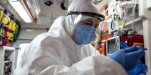Türkiye'de Koronavirüs Testlerinin Pozitif Çıkma Oranı Azalıyor