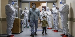 Türkiye'de COVID-19 Vaka ve Vefat Sayısı Azalıyor