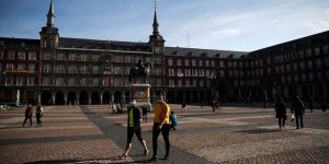 İspanya'da Kovid-19 Salgınında Ölenlerin Sayısı 25 Bini Geçti