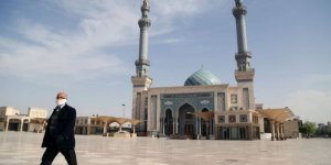 İran Bazı Bölgelerdeki Camileri İbadete Açacak