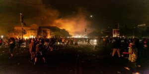 Minneapolis'te Sokağa Çıkma Yasağı Getirildi