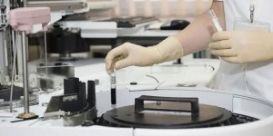 "Hidroksiklorokin"in Ölüm Oranlarını Artırdığını İddia Eden Makaleler Geri Çekildi