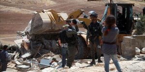 İşgalciler Kudüs'te 8 Çocuklu Filistinli Aileyi Evsiz Bıraktı