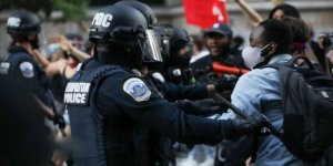 ABD Temsilciler Meclisi Polisin Aşırı Güç Kullanmasını Yasaklayan Tasarıyı Onayladı