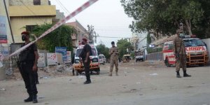 Pakistan'da Borsa Binasına Silahlı Saldırı