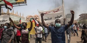 Sudan'da Binlerce Eylemci 'Devrimin Gidişatının Düzeltilmesi' Talebiyle Sokaklara İndi