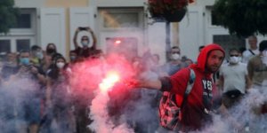 Sırbistan'da Kısıtlama Karşıtları Sokaklara Döküldü