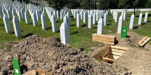 Srebrenitsa Soykırımı Kurbanlarının Cenazeleri Potoçari'ye Ulaştı