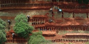 Güney Afrika'da Koronavirüsten Ölenler İçin Toplu Mezarlar Hazırlanıyor