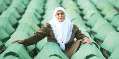 Kosova Meclisi "Srebrenitsa" soykırımının kınanmasını onayladı