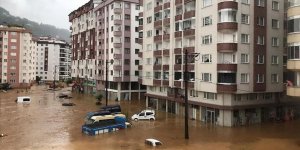 Rize'de Şiddetli Yağış Nedeniyle Dere Taştı