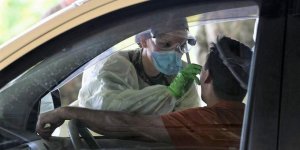 ABD'de Kovid-19 Salgını Döneminde 5,4 Milyon Kişi Sağlık Sigortasını Kaybetti