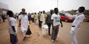 Nijerya'da Maske Takmayanlar Gözaltına Alınacak
