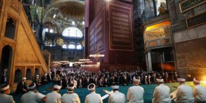 İstanbul, müze hâkimiyetinden kurtularak yeniden mabet hâkimiyetine geçti
