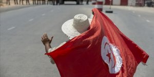 Tunus'un yeni başbakanı İçişleri bakanı Hişam el-Meşişi oldu