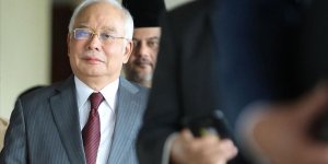 Malezya Eski Başbakanı Necip Rezak yolsuzluk davasında suçlu bulundu