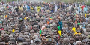 Mali'de binlerce kişi muhalefetin çağrısıyla meydanları doldurdu
