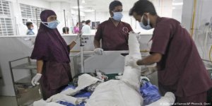 Bangladeş'te camide patlama