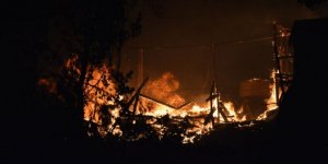Yunanistan'ın Midilli Adası'ndaki sığınmacı kampında yangın çıktı
