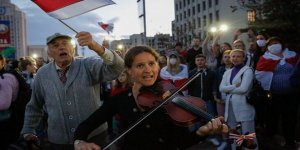 Belarus’ta muhalefet sıra dışı taktikler kullanıyor