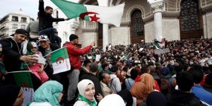 Cezayir, yeni Anayasa ile ülkedeki Fransız nüfuzunu kırmak istiyor