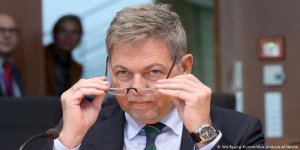 Alman askeri istihbarat başkanı görevden alındı