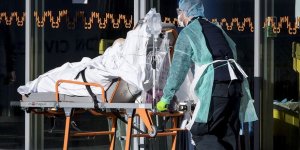 Fransa'da Kovid-19 günlük vaka sayısında 18 bin 746 artışla bir rekor daha kırıldı