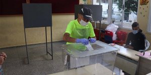 KKTC'de cumhurbaşkanlığı seçiminin ikinci turu için oy kullanma işlemi başladı