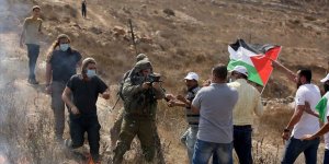İşgalci İsrail polisi ve Siyonist yerleşimciler Batı Şeria'da 5 Filistinliyi yaraladı