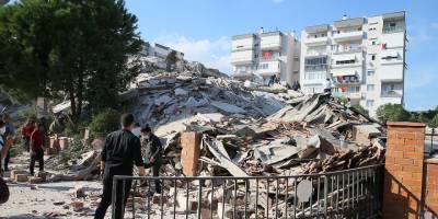 İzmir'de 6,6 büyüklüğünde deprem