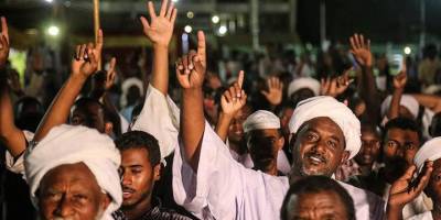 Sudanlı alimlerden Macron'a protesto