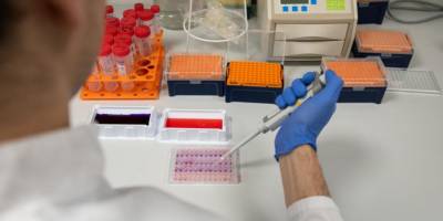 Zengin ülkeler aşı stokçuluğuna başladı