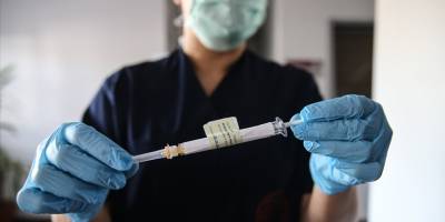 Beyaz Sarayın FDA Başkanından Kovid-19 aşısını onaylamazsa istifasını istediği iddiası