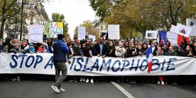 Fransız tarihci Bauberot: Müslümanları hedef alan ayrılıkçı yasa tasarısı temel özgürlüklere aykırı