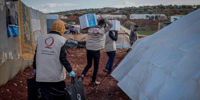 Katar'dan İdlib'deki sağanaktan etkilenen ailelere kışlık yardım