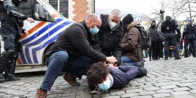 Brüksel'de ırkçılık ve polis şiddetine karşı gösteri düzenlendi