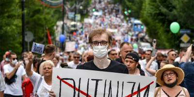 Avrupa medyasında, gösterilerle sarsılan Putin'in geleceği tartışılıyor