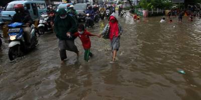 Endonezya'daki doğal afetlerde 213 kişi vefat etti