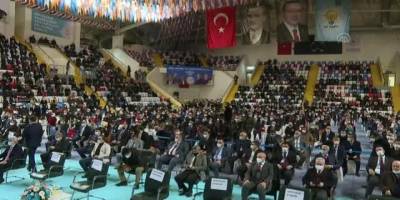 Kongre kalabalıkları ve pandemi kısıtlamaları