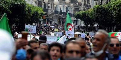 Cezayir'de halk 'köklü değişim' talebiyle yine sokaklara indi
