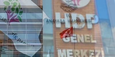 Parti kapatmalar ülkesi: Türkiye