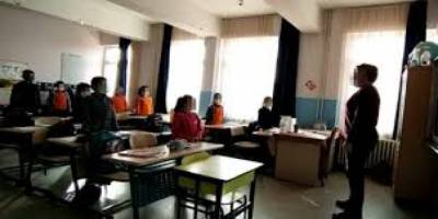 Irkçı andı öğrencilere zorla okutma hayâsızlığı!