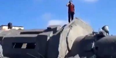 Siyonist İsrail’in saldırıları ezanı dindiremedi