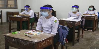 Myanmar'da darbe karşıtı 125 bin öğretmen ve 20 bin akademisyen açığa aldı