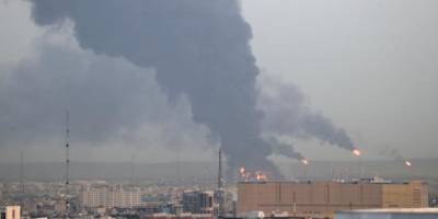 İran'da petrol rafinerisinde yangın: Faaliyetler durduruldu
