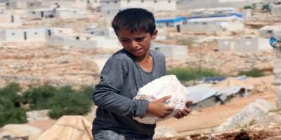 Esed iyice baksın! Onca zulme rağmen Suriyeli çocuklar "taş kırarak" hayatta kalmaya devam ediyor!