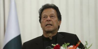 Pakistan'da Başbakan Han'ın kabinesinden iki bakan istifa etti